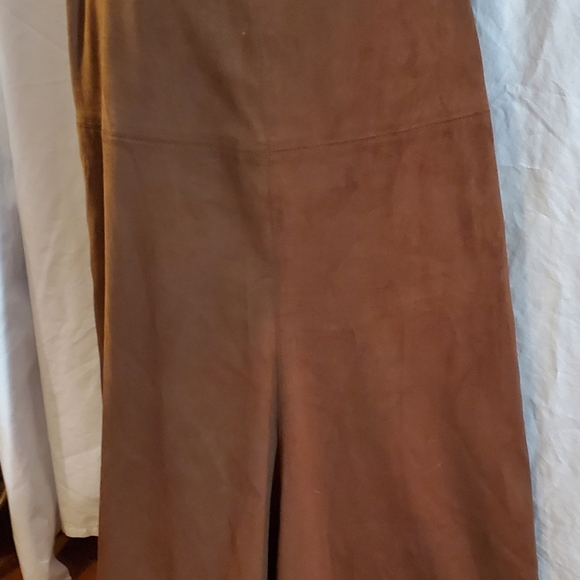 BCBG MAXI SKIRT, FULL LENGHT, BEAUTIFUL, SIZE 6, SABLE - Picture 3 of 5